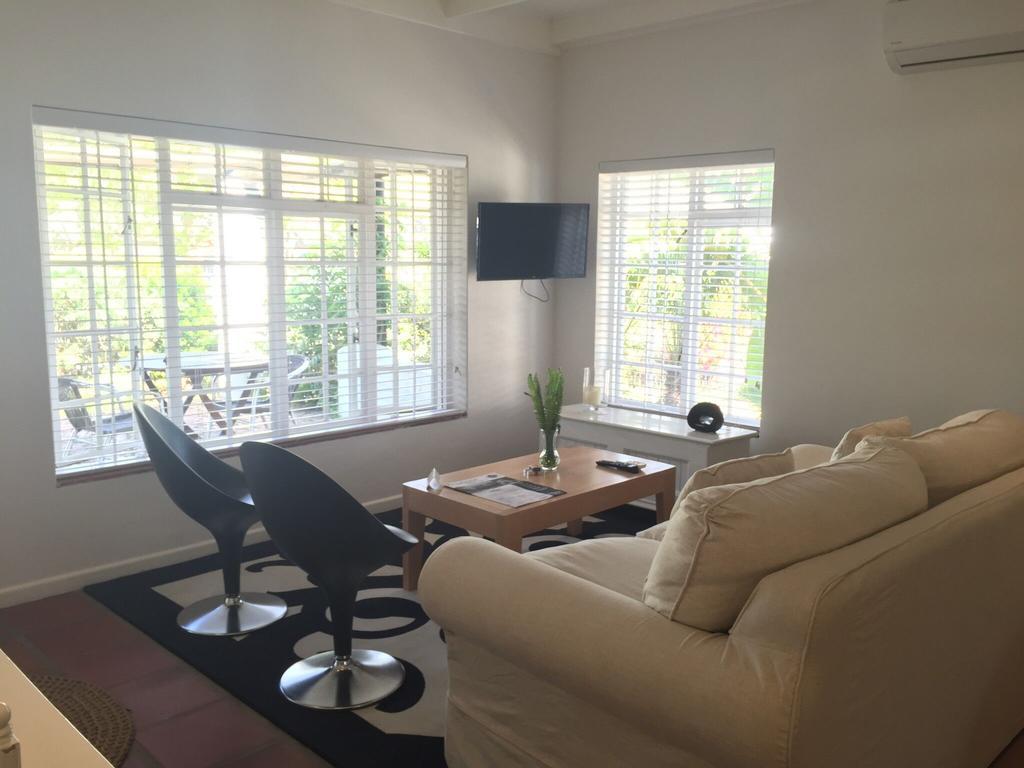 Albourne Guesthouse Somerset West Exterior photo