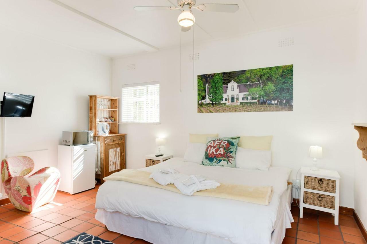 Albourne Guesthouse Somerset West Exterior photo